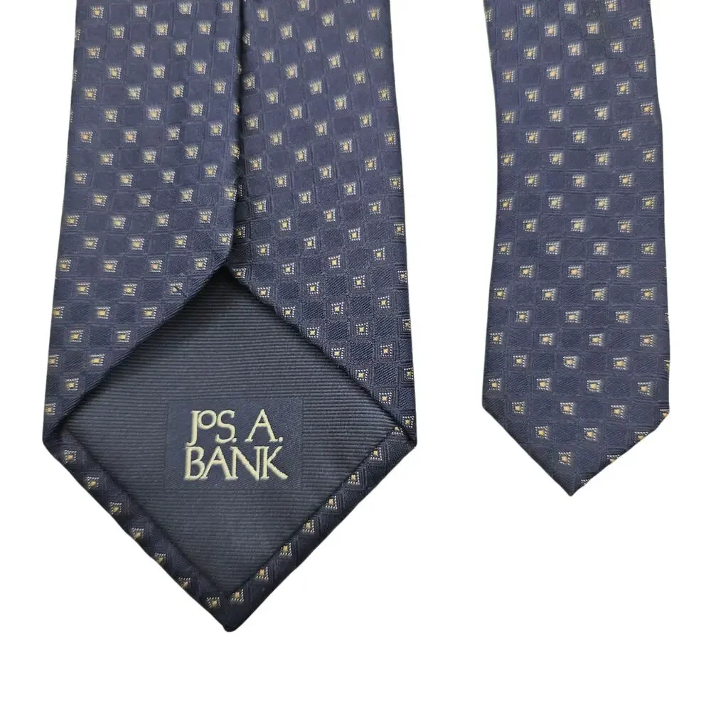 Jos. A. Bank Traveler Blue Geometric Silk Classic Tie 58.5